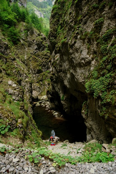 Вход пещеры
